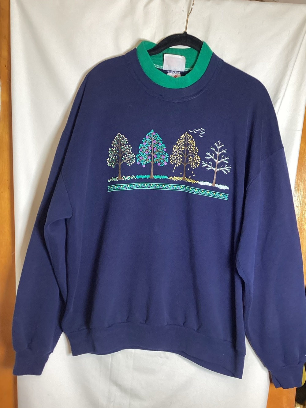 Morning Sun Vintage sweatshirt with all 4 season trees SZ XL